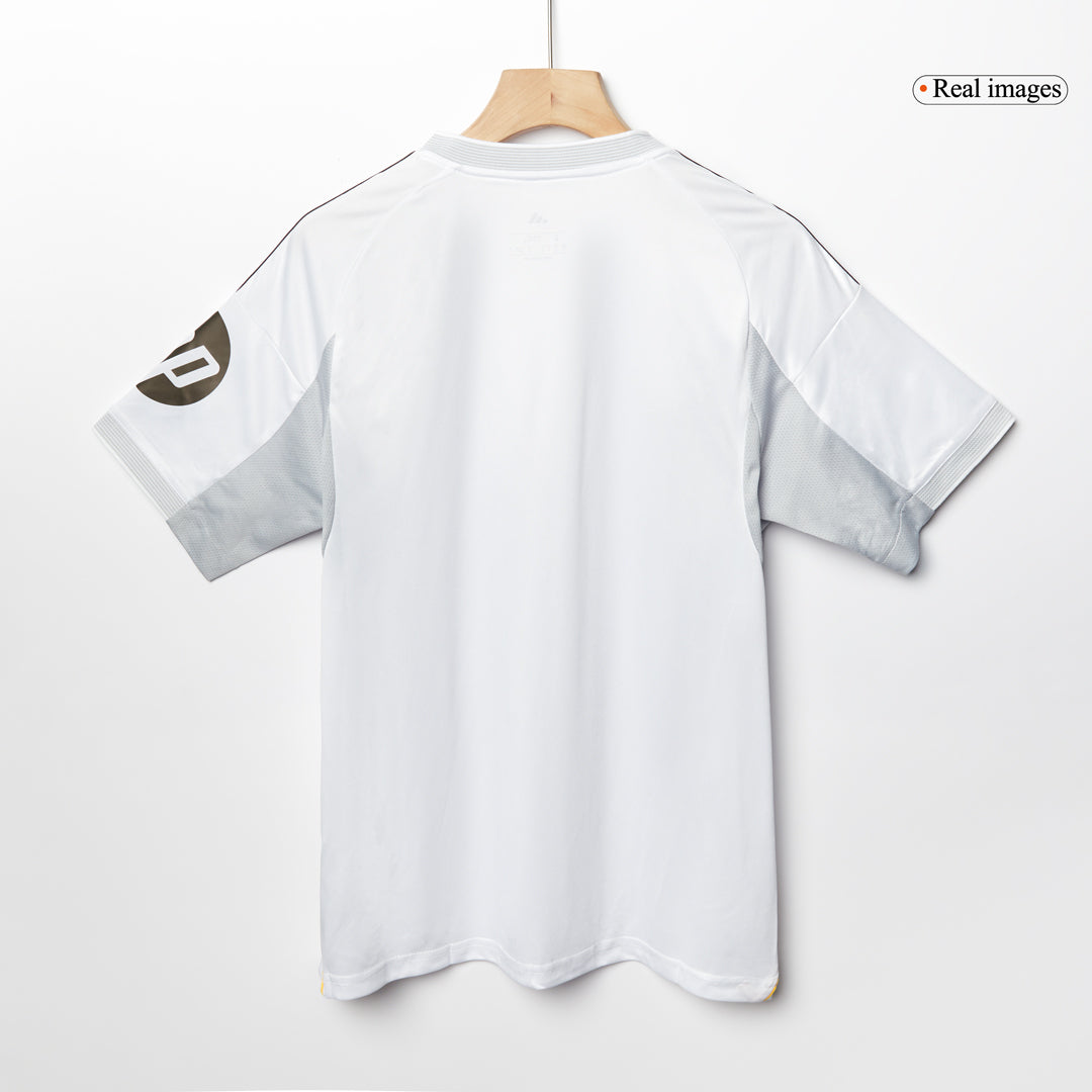Real Madrid Heimtrikot 2025/26 & Real Madrid Auswärtstrikot 2025/26